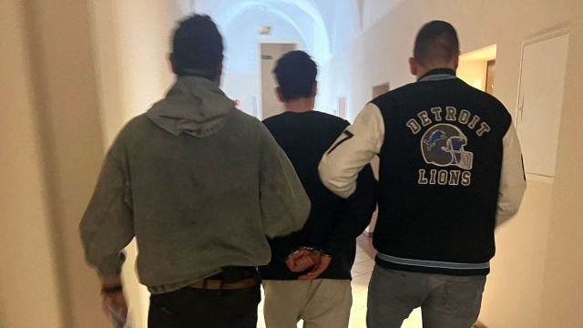 Włamywał się, kradł i napadł na przechodnia - teraz grozi mu deportacja. Policjanci z Koszalina zatrzymali 20-letniego cudzoziemca.