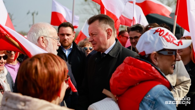 Stop nielegalnej migracji - pod takim hasłem protestowali w sobotę mieszkańcy Pomorza Zachodniego na polsko-niemieckim przejściu granicznym w Rosówku.