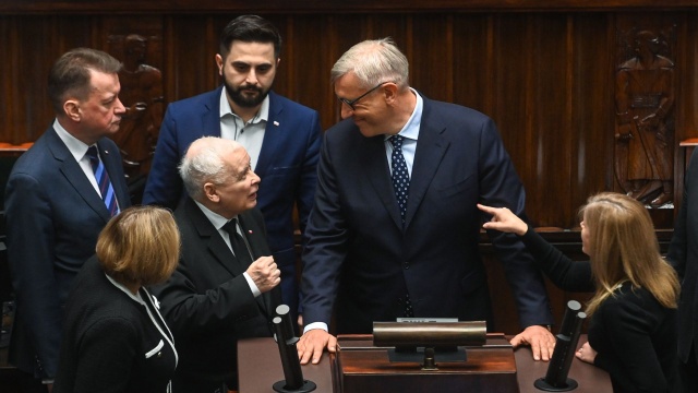 Spięcie w Sejmie posłów Jarosława Kaczyńskiego i Romana Giertycha.