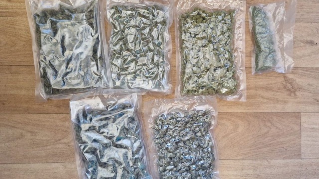 Za pół kilograma narkotyków grozi im do 10 lat więzienia. Trzech mężczyzn wpadło w ręce kołobrzeskich policjantów.