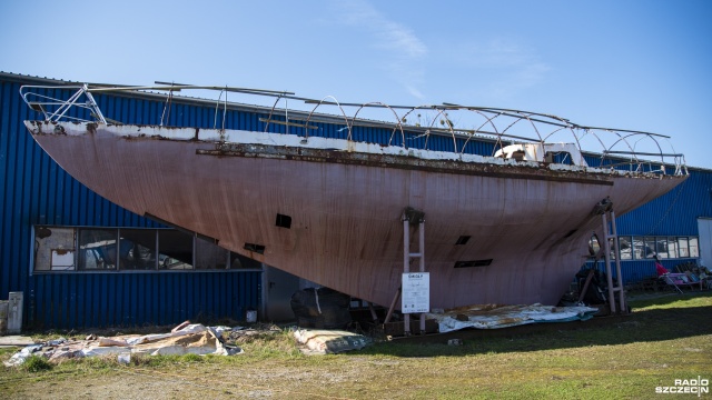Naszym marzeniem jest, aby jacht wyglądał tak, jak w chwili, kiedy został zwodowany i aby ponownie wypłynął w rejsy oceaniczne - mówią przedstawiciele Fundacji Klasyczne Jachty. Chodzi o zabytkowy jacht Śmiały.
