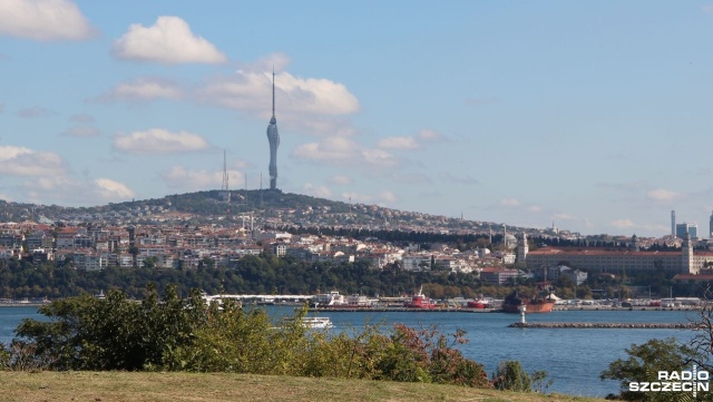 Rosja i Stany Zjednoczone zniosą wzajemne ograniczenia dla misji dyplomatycznych. To jedno z ustaleń trwających cały dzień negocjacji rosyjsko - amerykańskich, które odbyły się w Stambule.