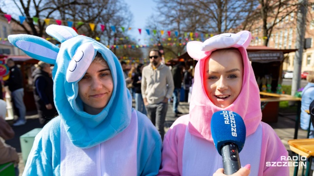 Poszukiwanie zaginionych pisanek, odwiedziny zajączka czy gra planszowa - śmieciobranie. Takie atrakcje czekają na odwiedzających szczeciński jarmark wielkanocny.
