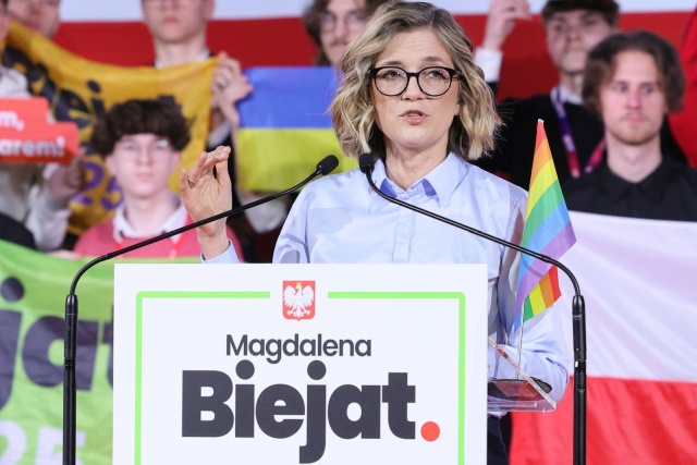 Kandydatka Lewicy na prezydenta, Magdalena Biejat, będzie zachęcać w poniedziałek prezydenta Andrzeja Dudę do zawetowania ustawy obniżającej składkę zdrowotną dla przedsiębiorców.