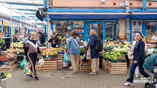 Biała kiełbasa, swojskie jaja i pieczywo - to te produkty kupują szczecinianie tuż przed świętami.