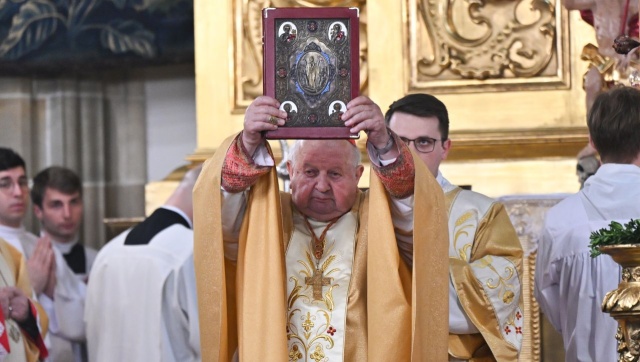 Straciliśmy nie tylko papieża, ale też przyjaciel - tak o zmarłym Franciszku mówi kardynał Stanisław Dziwisz.