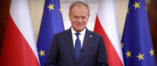 Polska to wielkie marzenie. Przez wieki to marzenie tworzyło z nas naród. Nadchodzące dni dobrze to opisują - powiedział w orędziu premier Donald Tusk. Zaznaczył, że dziś świętujemy wejście do europejskiej wspólnoty.