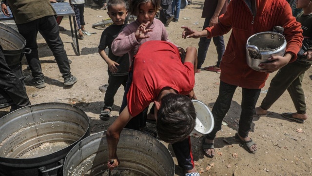 Międzynarodowy Komitet Czerwonego Krzyża ostrzega, że pomoc humanitarna w Gazie, po dwóch miesiącach izraelskiej blokady, jest na skraju całkowitego załamania.