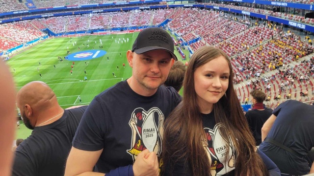Kibice Pogoni są wszędzie - na PGE Narodowym, przed telewizorem, słuchają relacji radiowej, w strefie kibica...