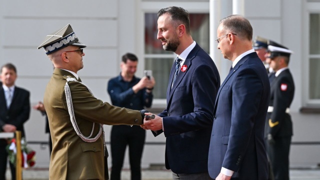Oficerowie Wojska Polskiego otrzymali w piątek nominacje generalskie podczas uroczystości w Pałacu Prezydenckim. W wydarzeniu uczestniczył wicepremier i minister obrony narodowej Władysław Kosiniak-Kamysz.