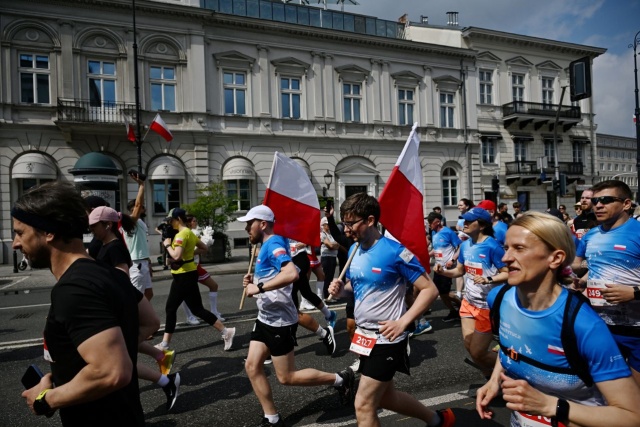 Po raz 33. w Warszawie wystartował Bieg Konstytucji 3 Maja. Na trasie 5 kilometrów pojawiło się łącznie ponad 6 tysięcy uczestników: biegaczy, miłośników nordic walking i osób na wózkach.