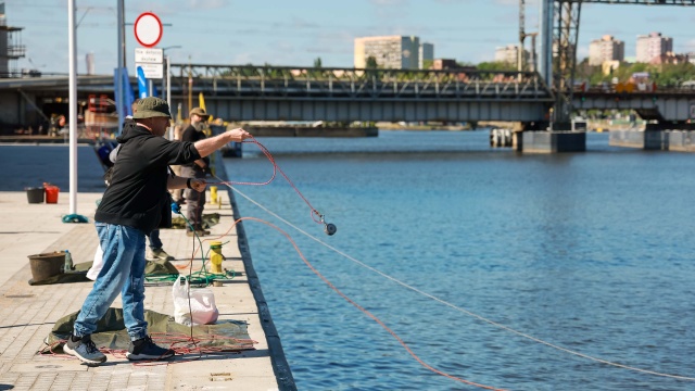 Grube blachy, elektrody i rama od roweru - takie skarby wyłowili uczestnicy sobotniej akcji sprzątania Odry, zorganizowanej przez Stowarzyszenie Magnetyczny Szczecin.