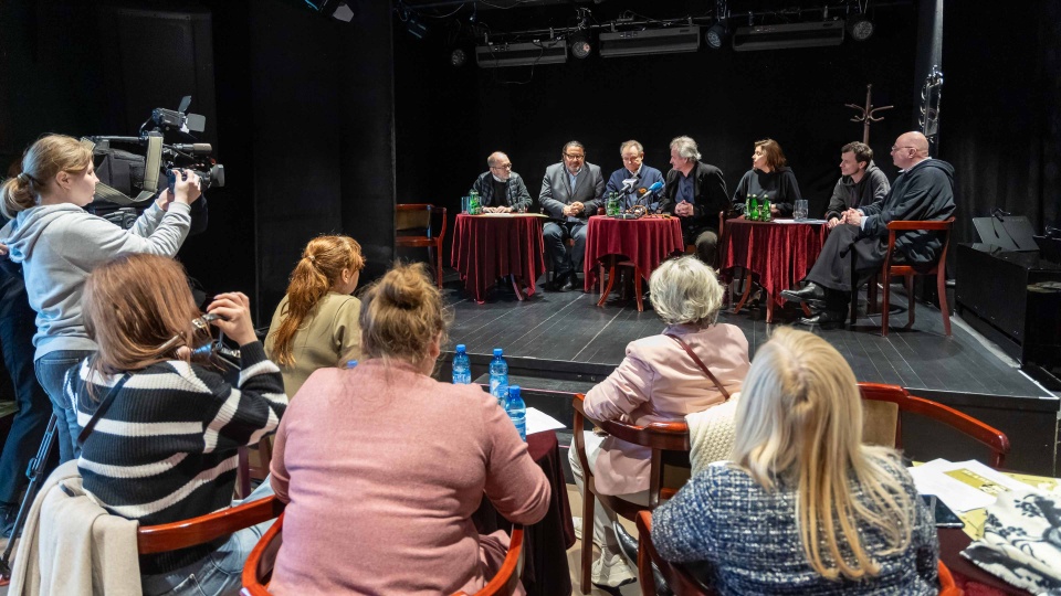 Tomasz Dostatni, Witold Jabłoński, Jerzy Madejski, Adam Opatowicz, Renata Dancewicz, Karol Wróblewski, Wojciech Kalarus. Fot. Robert Stachnik [Radio Szczecin]
