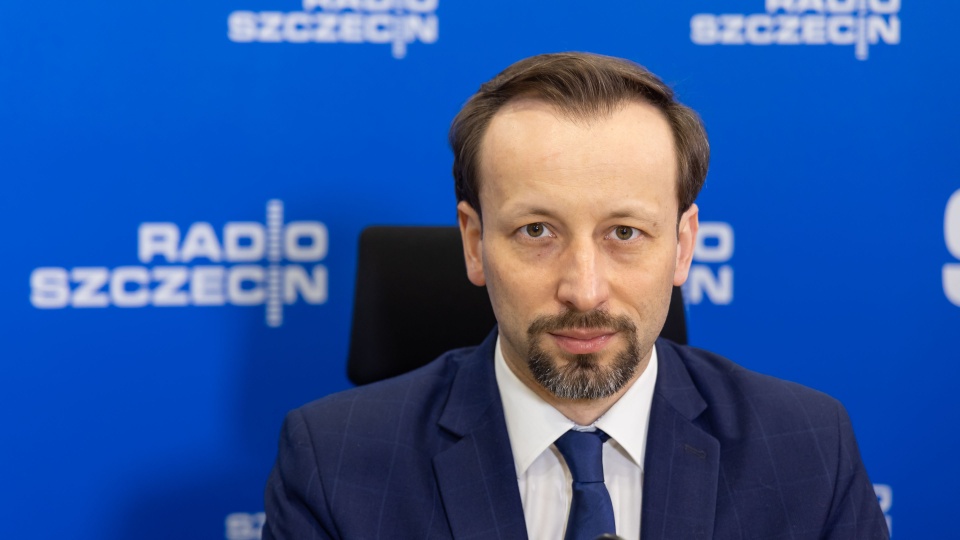 Przemysław Słowik, radny Rady Miasta i przewodniczący Zieloni. Fot. Robert Stachnik [Radio Szczecin]