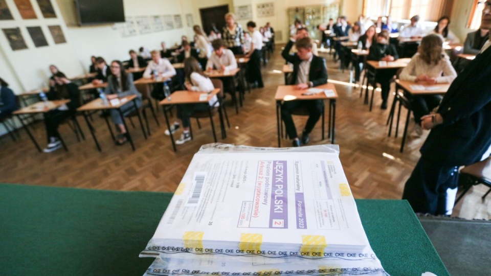 Matura z języka polskiego zakończona. "Spodziewałem się, że tematy będą łatwiejsze"