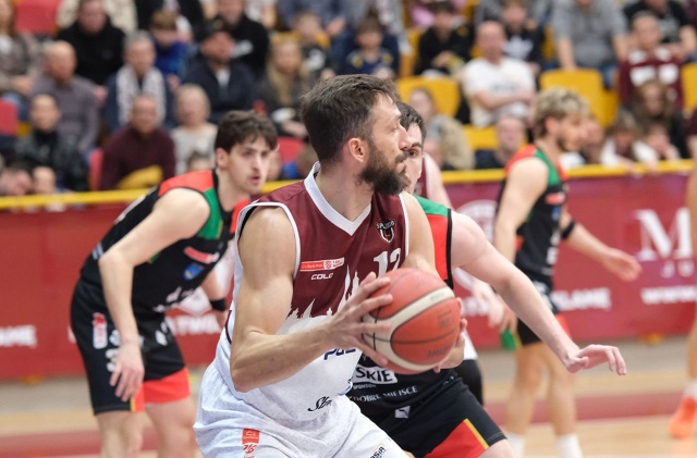 Koszykarze PGE Spójni z kolejnym zwycięstwem w 1 lidze
