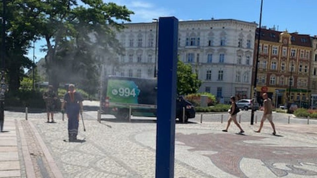 Upały w Szczecinie. Dodatkowe zraszacze już działają